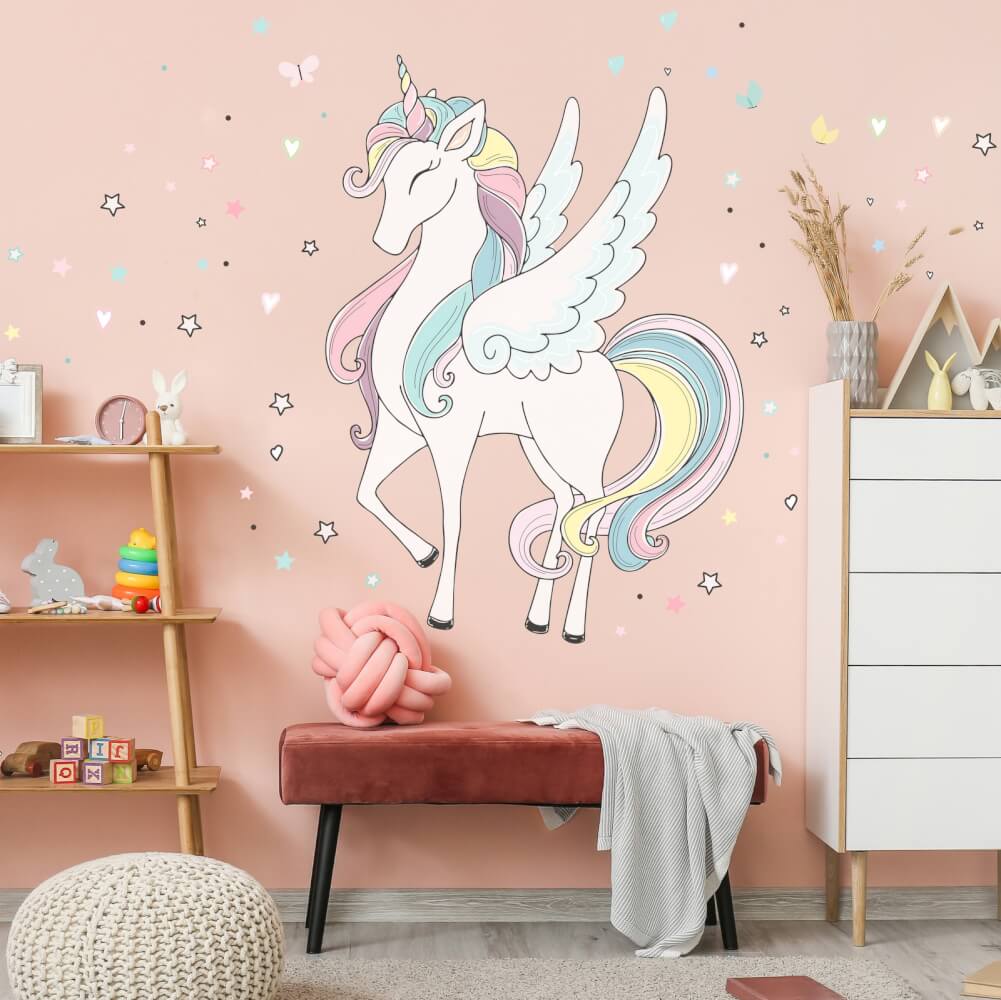 Adhesivo para niña con un unicornio exclusivo dará un toque muy vivo y  precioso a la habitación infantil.